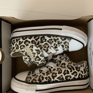 Toddler leopard converse sneakers size 6